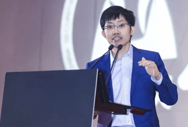 惠红网 DeepSeek造富神话：创始人梁文锋成顶级富豪，身家超过黄仁勋？