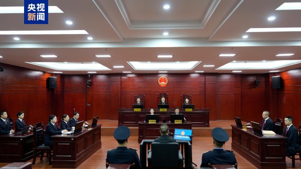 一鼎盈 非法收受财物2.16亿余元，广西壮族自治区党委原常委、自治区政府原副主席秦如培一审被判死缓