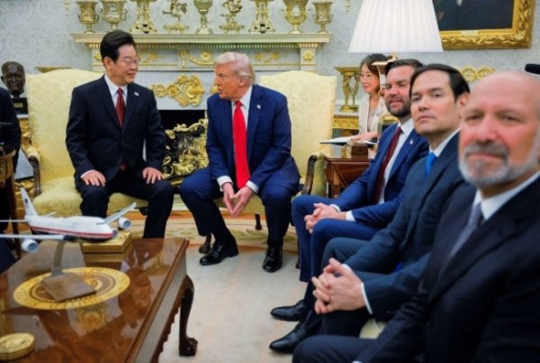 金贝街 特朗普称韩将遵守贸易与投资协议 探讨造船合作