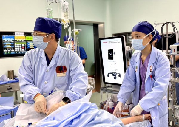 天诚配资 10小时手术，40余天守护，13岁女孩在沪双肺移植创造奇迹